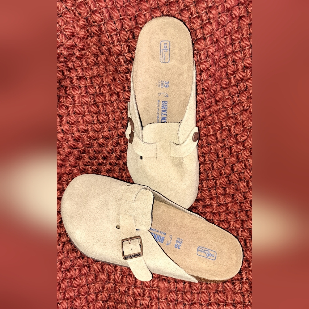 Birkenstock Boston Clogs W8/M6 Tan Softbed worn once around the house. Like new